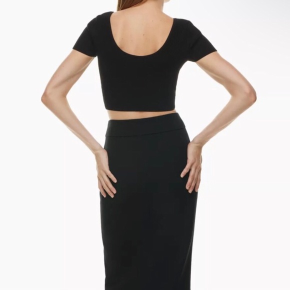 Babaton sculpt knit scoop neck crop shirt xs, m, l - Picture 2 of 3